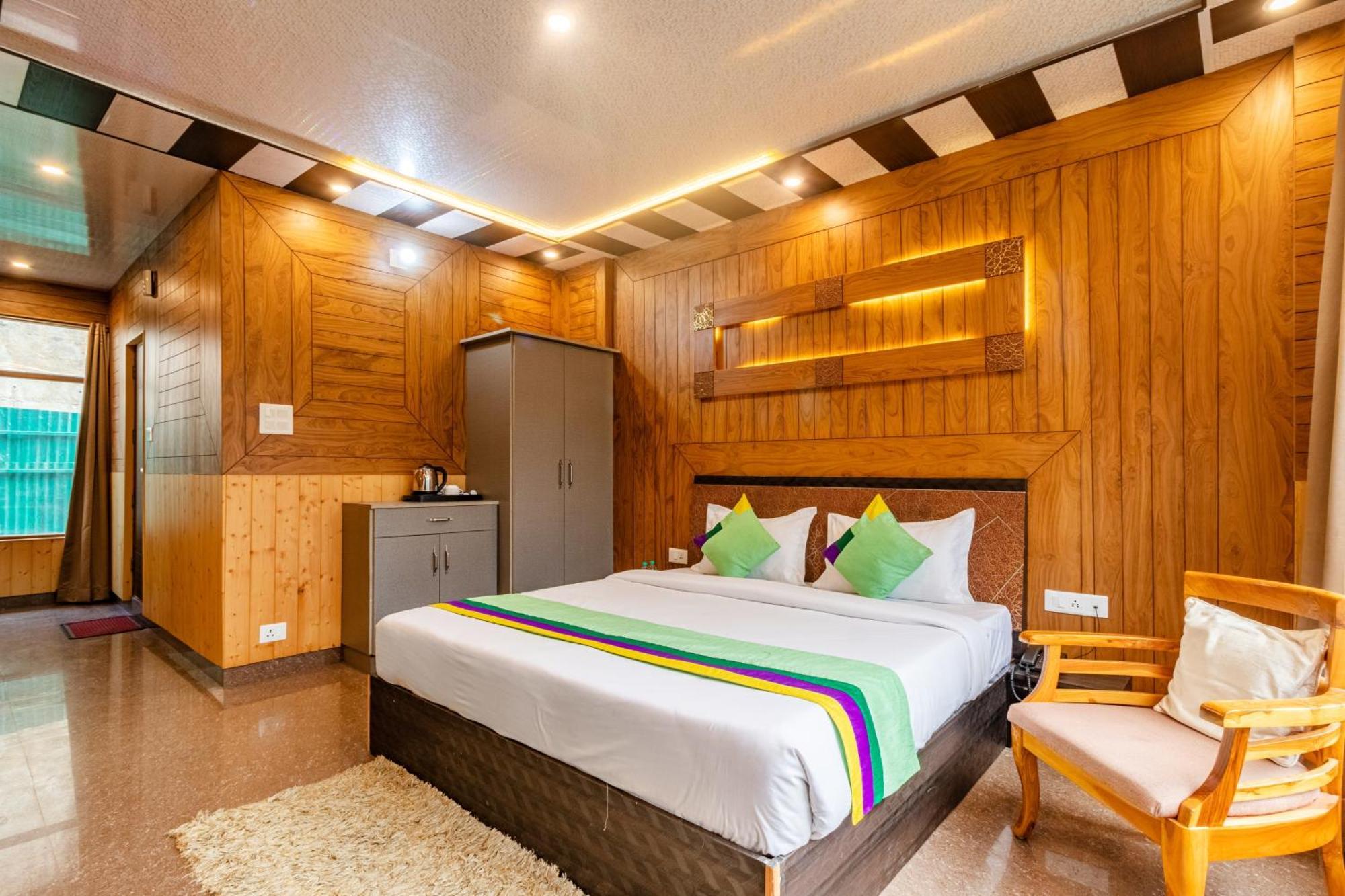 Treebo Srishti Vaikunth With Mountain View Hotel Shimla Buitenkant foto