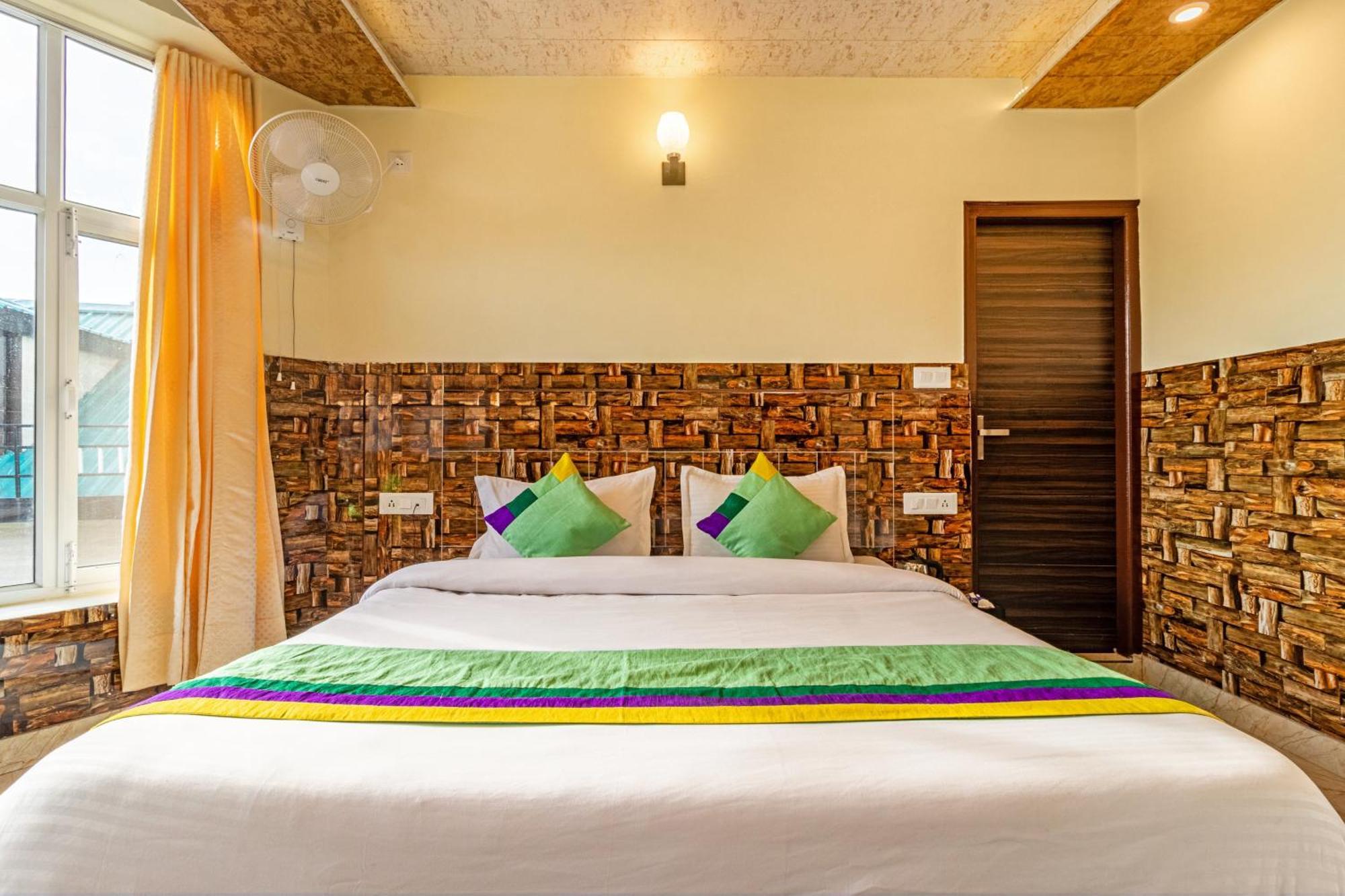 Treebo Srishti Vaikunth With Mountain View Hotel Shimla Buitenkant foto