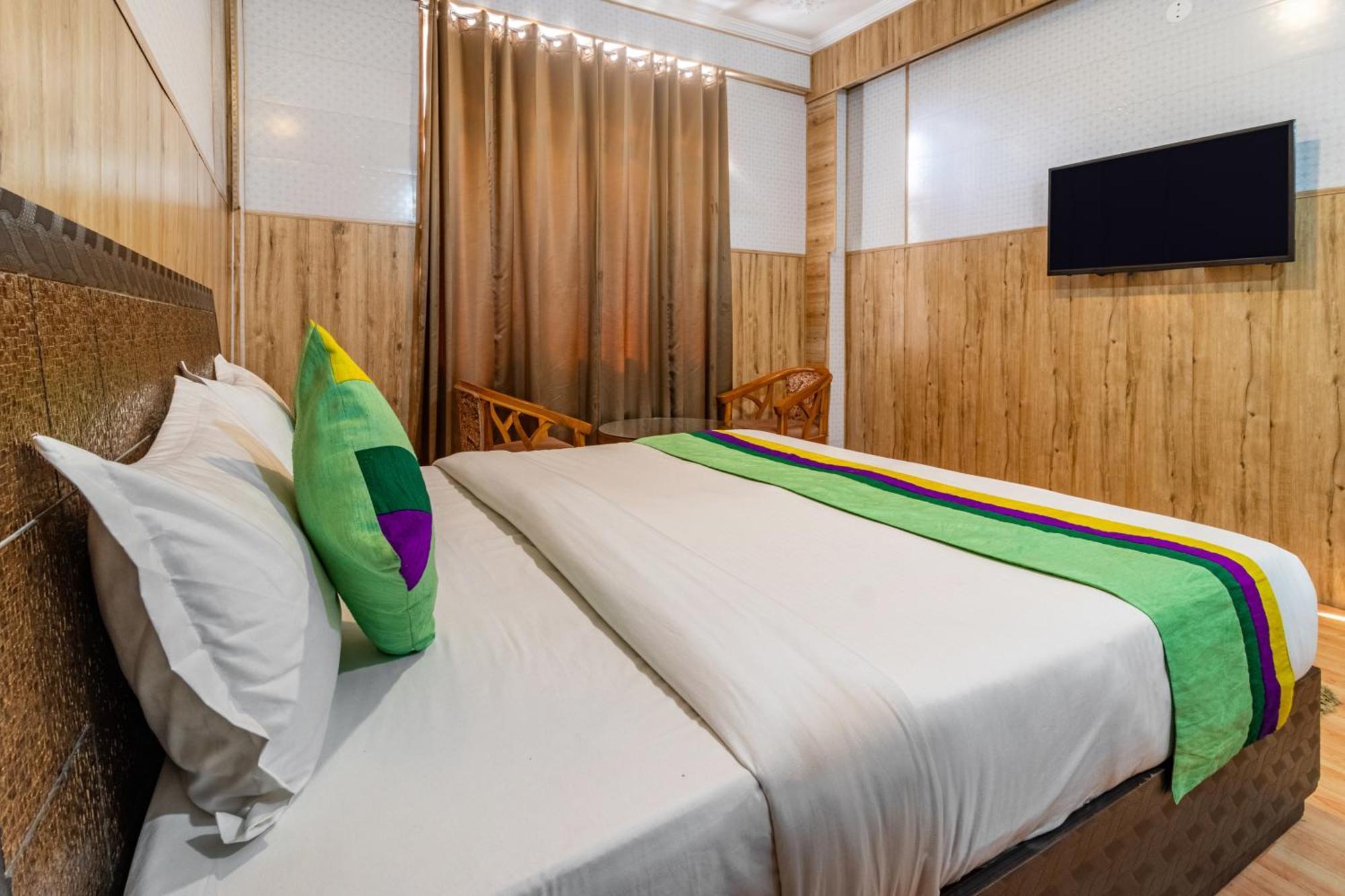 Treebo Srishti Vaikunth With Mountain View Hotel Shimla Buitenkant foto